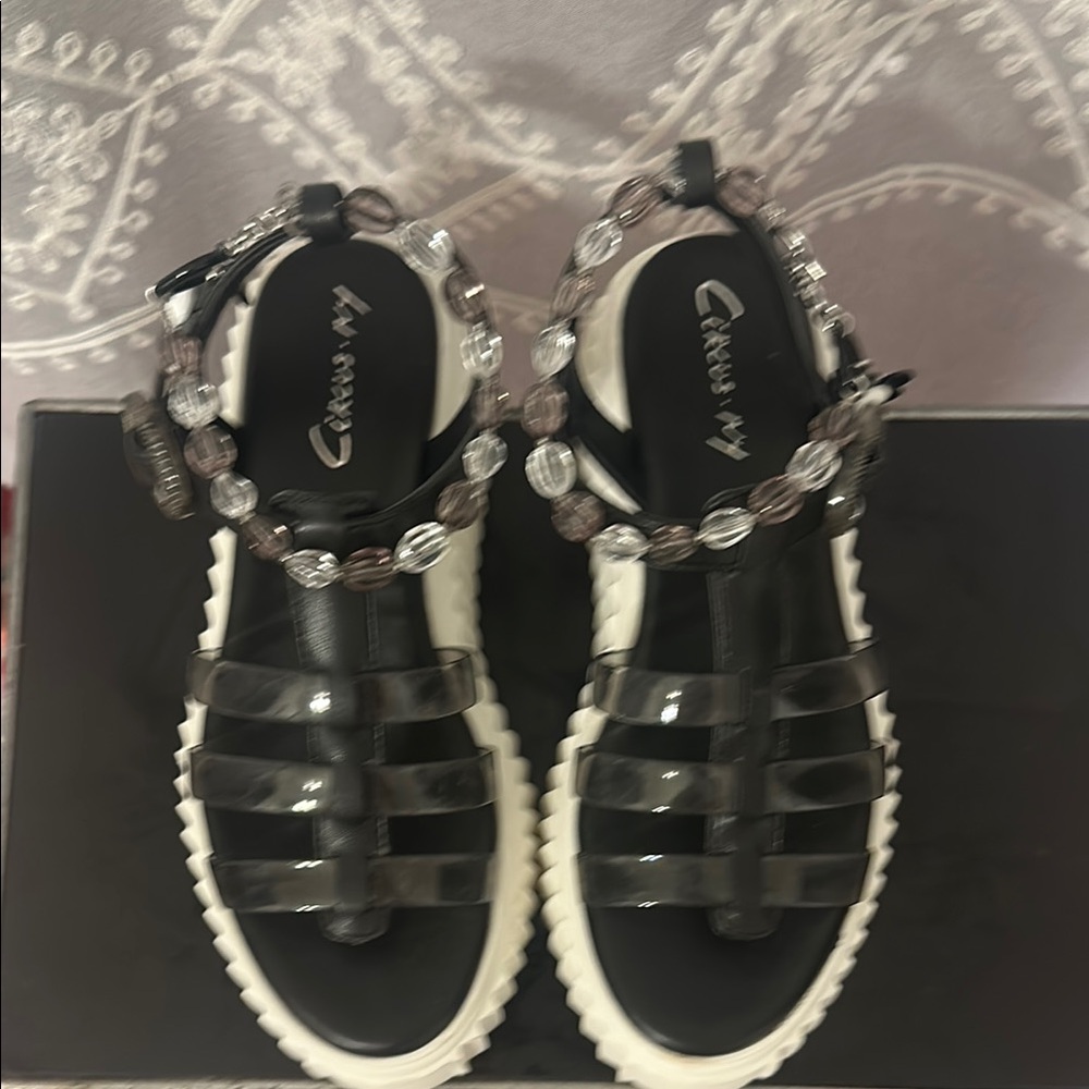 Circus By Sam Edelman Black and White Platform Sandals - Picture 4 of 6